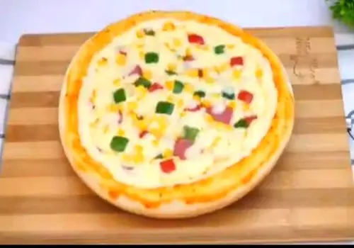 بدون نیاز به فر و خمیر در خانه پیتزا درست کنید