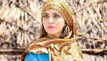 گربه بازی بهنوش طباطبایی در خیابان های تهران+ عکس