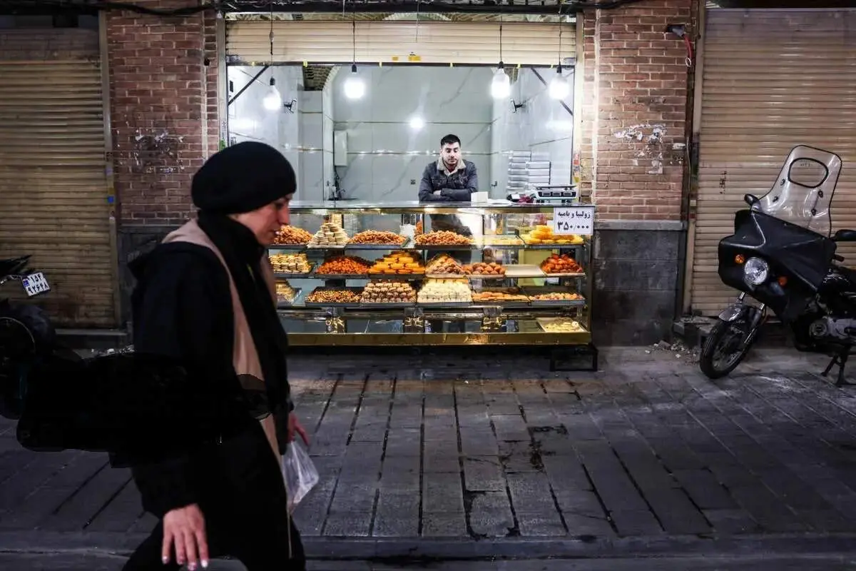  وضعیت پمپ بنزین‌ها، فروشگاه‌ها، نانوایی‌ها در پایتخت