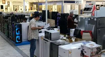 رکود عمیق بازار لوازم خانگی؛ مشتریان به تعمیرات روی آورده‌اند