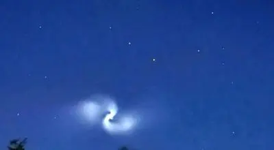 پدیده نوری عجیب در آسمان آمریکا؛ منشأ آن چه بود؟