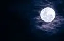 آیا ماه کامل واقعاً ما را دیوانه می‌کند؟ بررسی علمی یک باور قدیمی