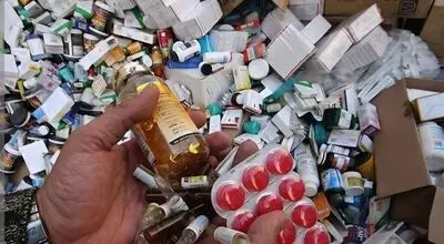 وقتی دارو در داروخانه نیست، اما در ناصرخسرو پیدا می‌شود!