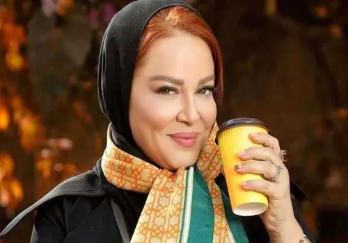 چهره بدون آرایش بهاره رهنما با تیپ مشکی دخترانه 