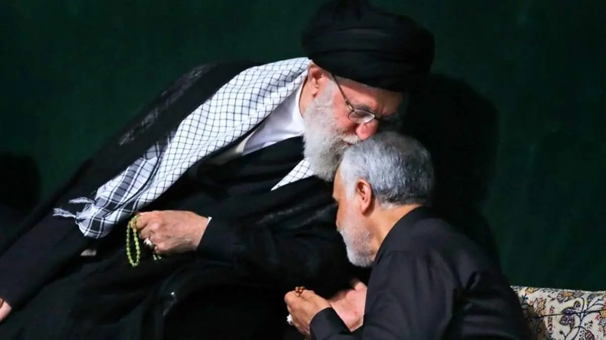روایت فرمانده سابق سپاه ولی امر از ماجرای تقدیم عبای رهبر انقلاب برای دفن حاج قاسم+ فیلم