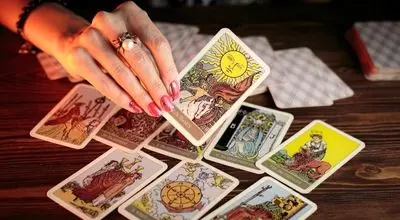 فال روزانه تاروت کبیر؛ پیشگویی آینده با فال تاروت شنبه 18 بهمن 1404