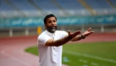 یواشکی نماز خواندن یک چهره فوتبالی خبرساز شد! /ویدیو