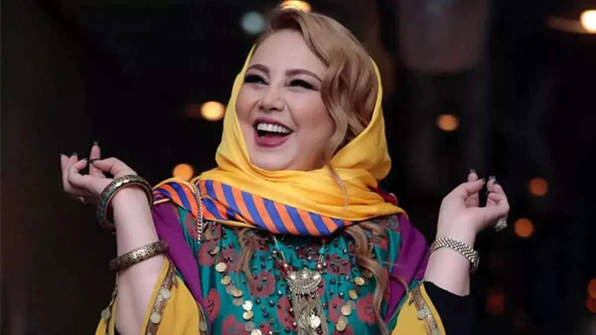 رونمایی بهنوش بختیاری از موتور جذابش