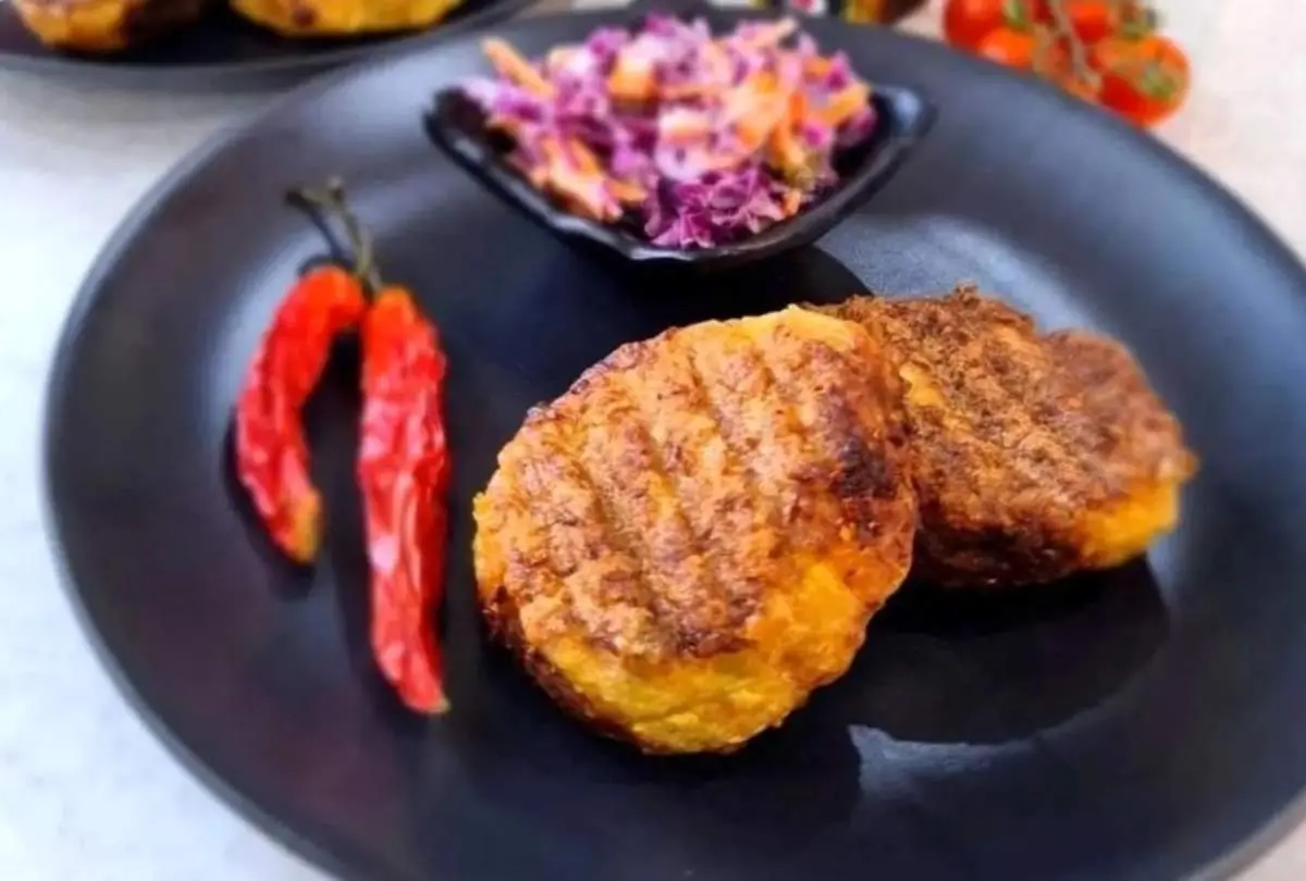 باکوان مرغ و سبزیجات؛ کوکو خوشمزه از خیابان‌های اندونزی