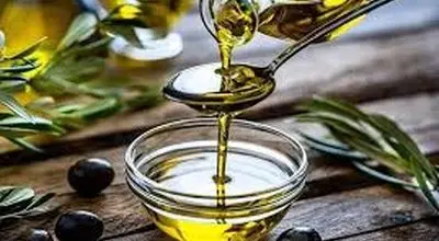 چرا فقط دو قاشق روغن زیتون در روز بخوریم؟
