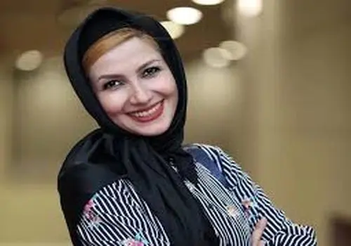 ماجرای عکس های عجیب خاله شادونه در ورزشگاه فاش شد+ عکس