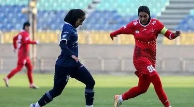 
ورود سگ به بازی دختران پرسپولیس و گل‌گهر دردسر شد! +عکس
