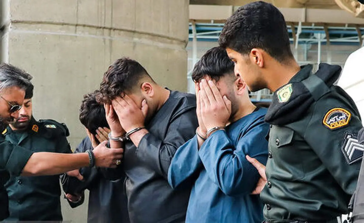 خالکوبی های عجیب روی دست یکی از سارقین بزرگراه صدر!+ عکس