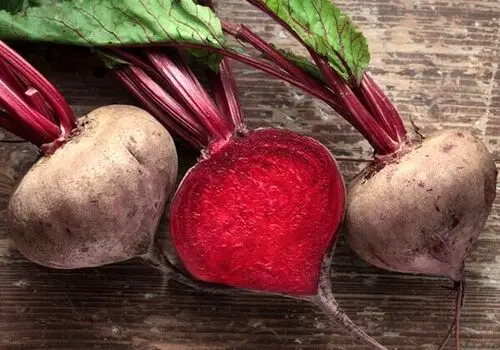 فواید شگفت‌انگیز نخ دندان؛ از پیشگیری پوسیدگی تا حفظ سلامت لثه‌ها