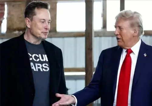 عکسی از ایلان ماسک و ترامپ به همراه ملانیا