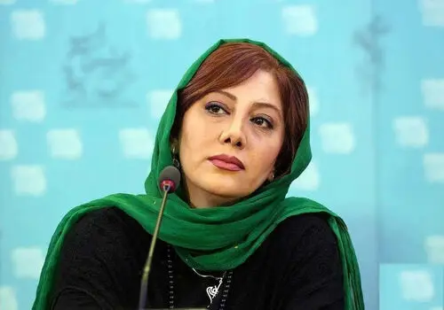 درخشش اکسسوری‌های مرواریدی زهرا داوودنژاد در مراسم+تصاویر 