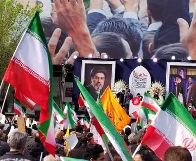 مراسم بیعت با آیت الله سید مجتبی خامنه ای آغاز شد