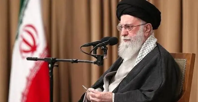 پیکر مطهر رهبر شهید به خاک سپرده شد