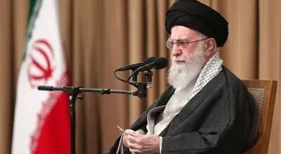 پیکر مطهر رهبر شهید به خاک سپرده شد