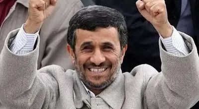 چهره متفاوت احمدی‌نژاد ۱۶ سال بعد از انتخابات ۸۸ خبرساز شد + عکس
