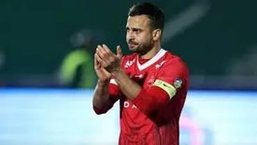 انتقاد شدید از کاپیتان پرسپولیس: تمرکز روی زمین بازی باشد، نه مصاحبه‌ها