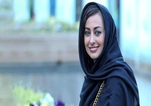 خانم نفیسه روشن کمی درباره دکور خانه‌ات تجدیدنظر کن!