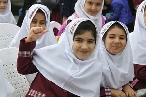 دختران را دریابیم آن‌ها شایسته عشق، احترام و فرصت‌های برابرند

