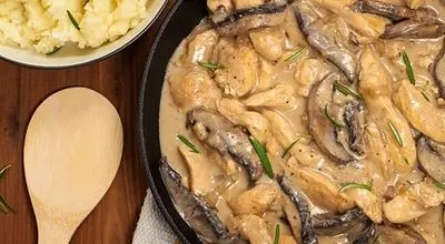 طرز تهیه چیکن استراگانف، شام فوری و خاص برای مهمانی!