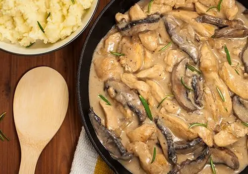 طرز تهیه چیکن استراگانف، شام فوری و خاص برای مهمانی!
