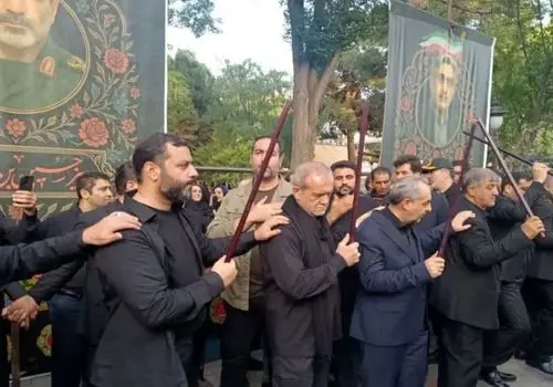 تصویر قدیمی از مراسم عزاداری عاشورا در حرم مطهر رضوی