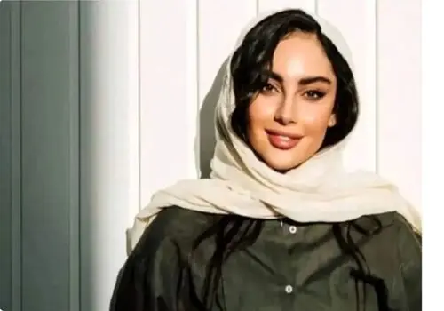 استایل فوق لاکچری ترلان پروانه با لباس مشکی