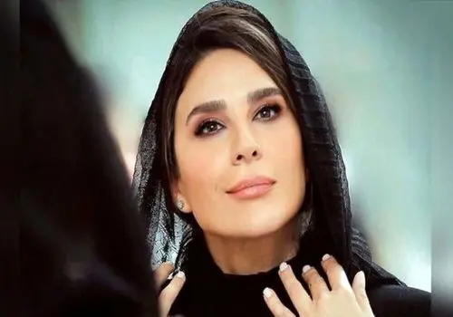سلفی خندان سحر دولتشاهی در کنار آقای بازیگر 