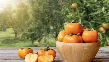 چه کسانی نباید خرمالو بخورند؟
