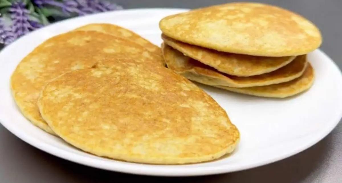 طرز تهیه متفاوت ترین پنکیک موزی با بافتی لطیف در تابه+ فیلم / این پنکیک رژیمی نیازی به آرد و شکر ندارد