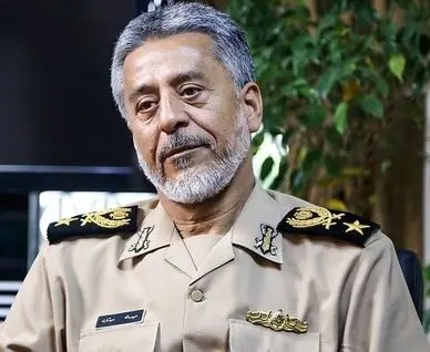 دریادار سیاری: دشمن مجبور است با ناکامی و آبروریزی منطقه را ترک کند