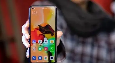 قیمت روز گوشی در بازار؛ آخرین تغییرات ۶ آبان ۱۴۰۴
