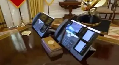 دکمه قرمز روی میز ترامپ، دکمه آخرالزمان است؟!