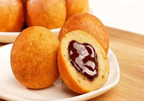 طرز تهیه پیراشکی کرمدار خانگی؛ لطیف، پف‌دار و خوشمزه + فیلم