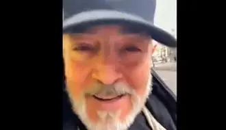 واکنش خواننده لس‌آنجلسی مشهور به حمله آمریکا به مدرسه میناب + فیلم
