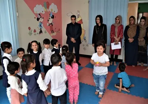 وقتی دختر مهران غفوریان و بیژن بنفشه‌خواه با هم دعوا می‌کنند و کار پدرها به دوئل می‌کشد! + فیلم