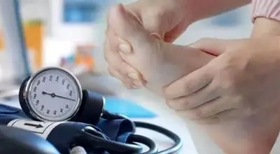 ۱۰ راه حل کاربردی وساده برای بازگرداندن سلامت پاها