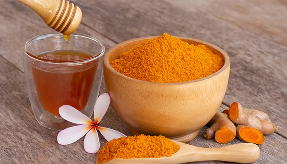خواص زردچوبه و عسل؛ مکمل طبیعی یا افسانه؟