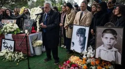 تصاویری تازه از خاکسپاری بهرام بیضایی+عکس