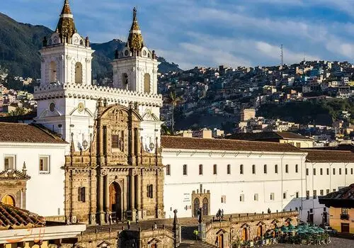 عیدی این قاری قرآن به کودکان کلیسا در جشن کریسمس + فیلم