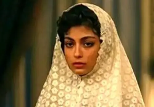 ژست سیمین سریال شکارگاه در کنار رفیق بازیگرش