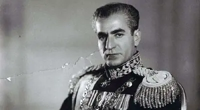 شنل محمدرضا پهلوی در جشن تاجگذاری/عکس