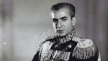 شنل محمدرضا پهلوی در جشن تاجگذاری/عکس