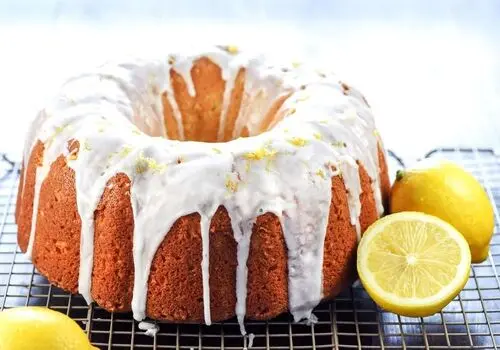 عصرونه امروز: طرز تهیه کیک آلو سیاه؛ دسر متفاوت و خوشمزه برای مهمانی‌ها