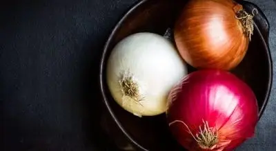 کاربرد انواع پیاز در آشپزی و انتخاب رنگ مناسب برای هر غذا

