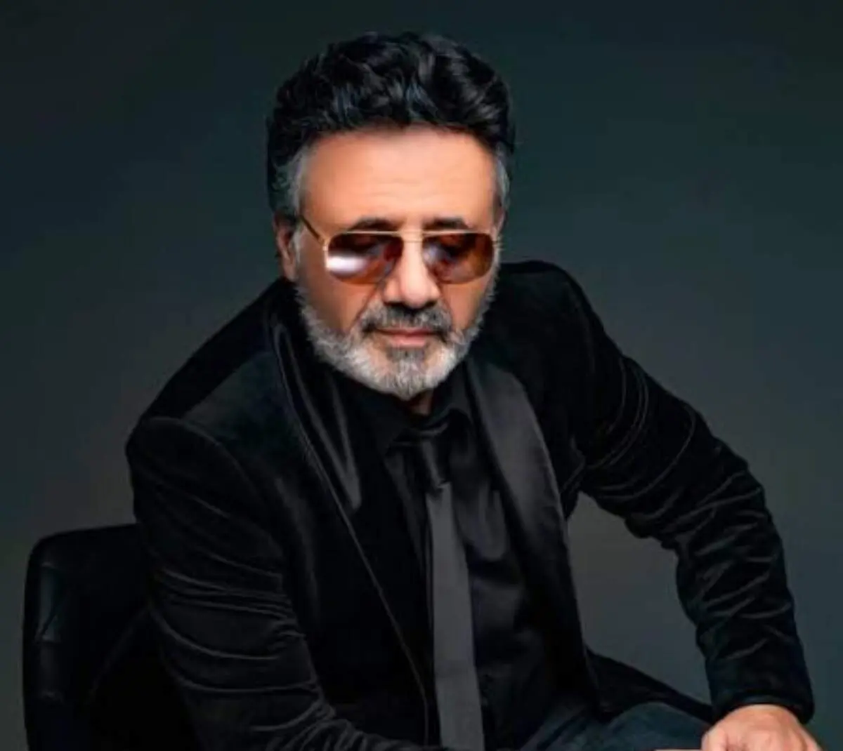 یک رسانه مدعی مذاکره فدراسیون فوتبال با معین شد!